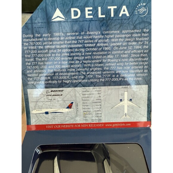 GeminiJets 1:400 Delta Air Lines Boeing 777-200LR N702DN GJDAL777A Airplane - Picture 5 of 8